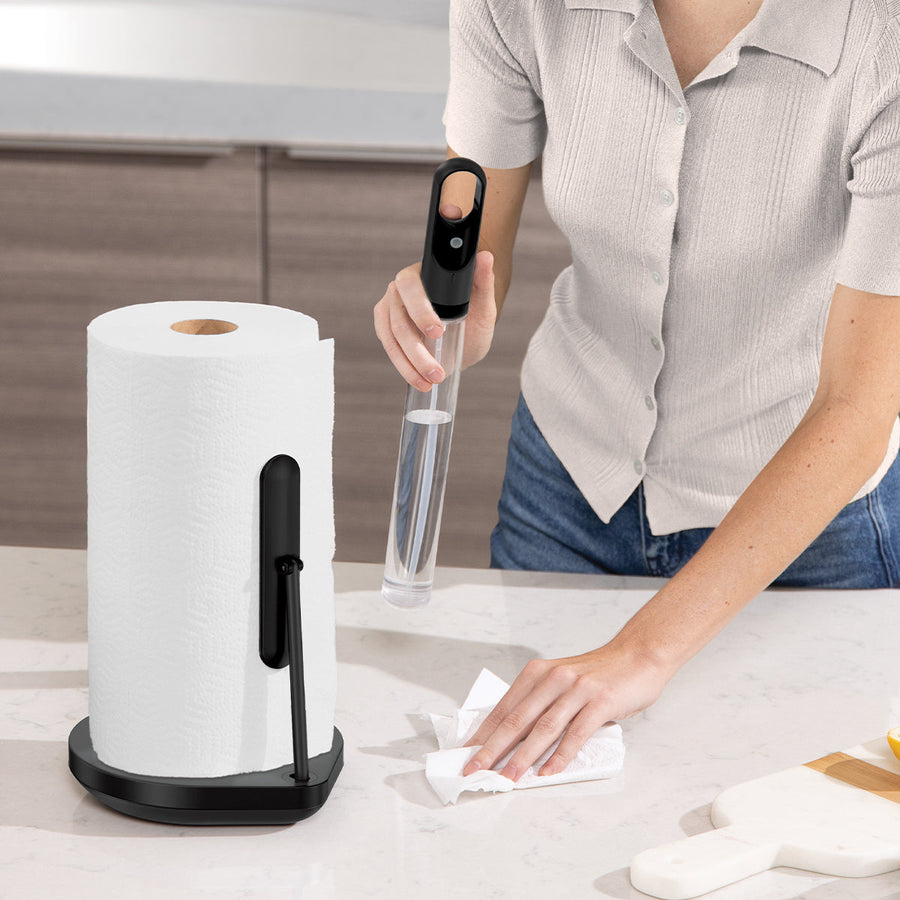 PAPER TOWEL HOLDER WITH SPRAY
